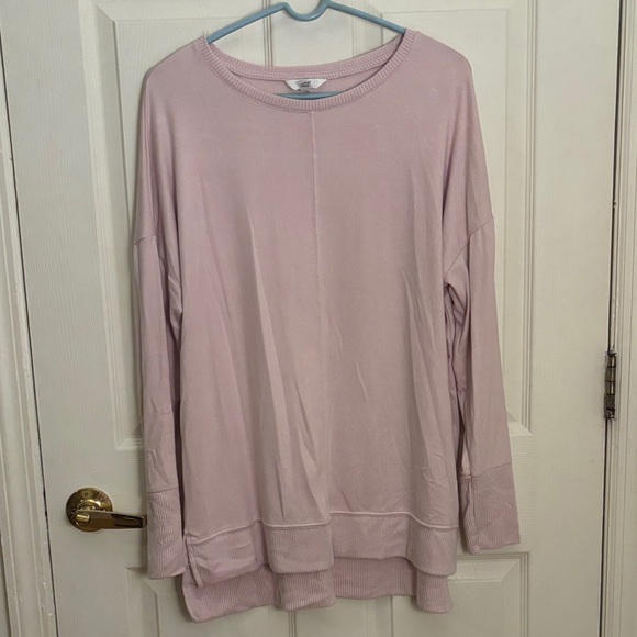 Time and Tru Tops - Time and Tru Women's Light Pink Sweatshirt